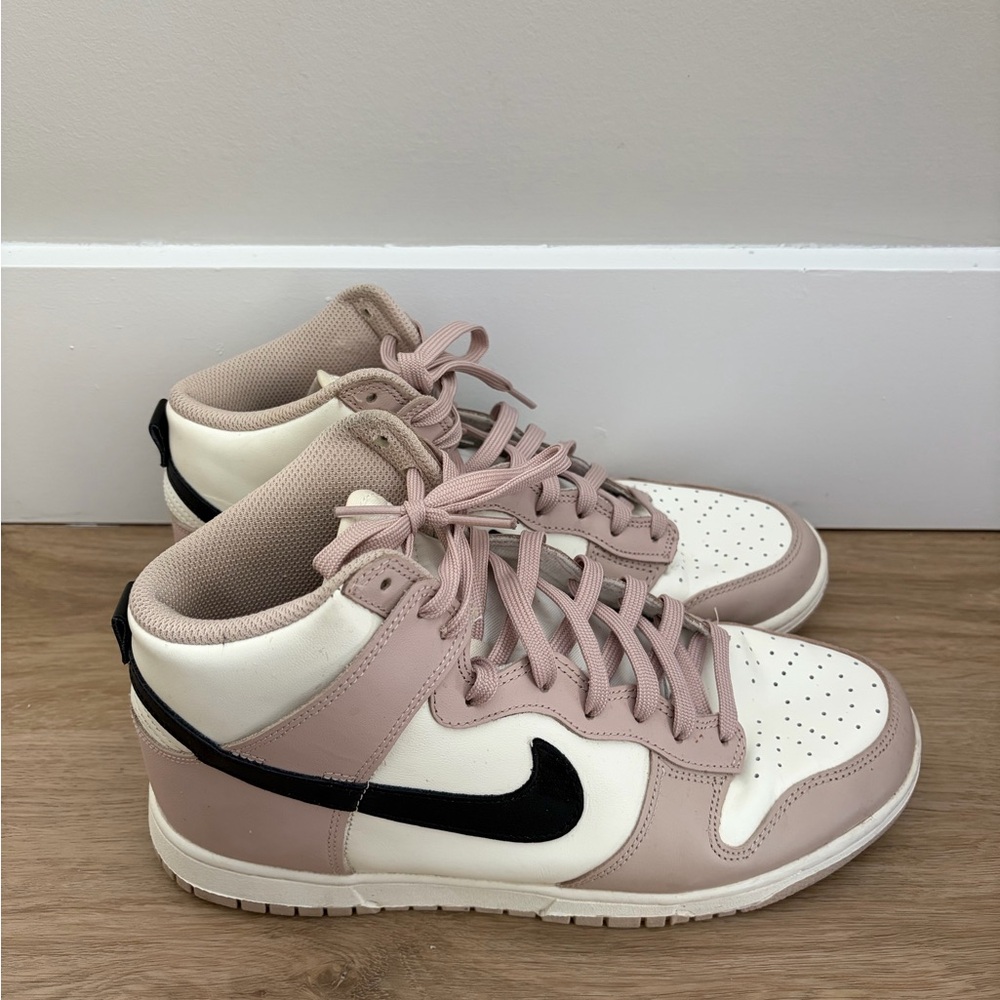 Nike Dunk High - Cream and White